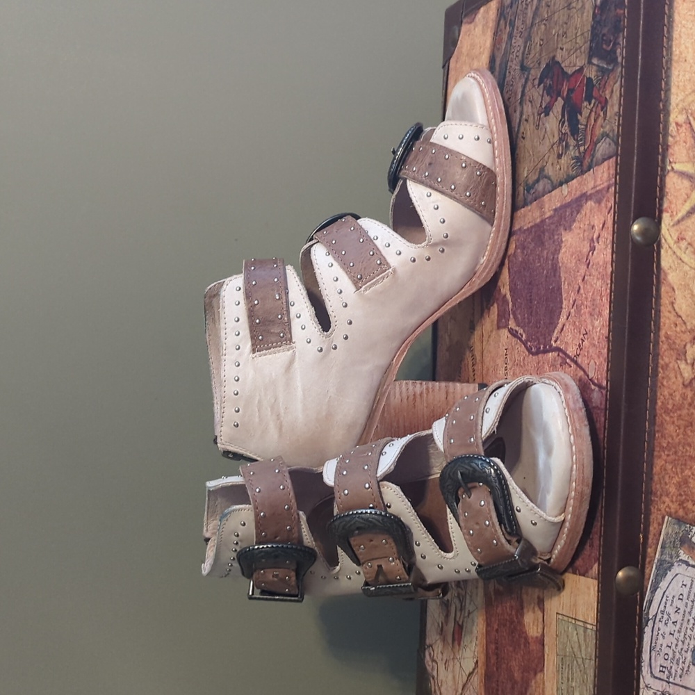 Freebird by Steven White and Brown Sandals